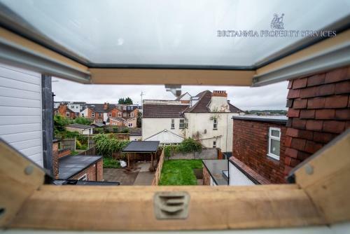 Apartamento Spacious Serviced Studio With Large Kitchenette