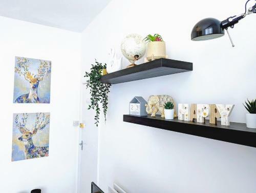 Cozy Luxury 1 Bedroom Apartment With Parking