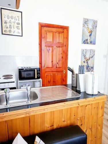 Cozy Luxury 1 Bedroom Apartment With Parking