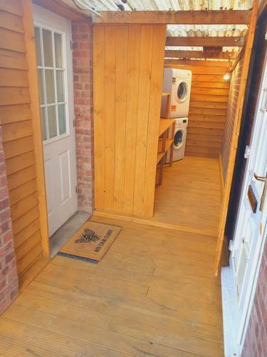 Sherwood Studio Annexe 1 Bedroom Entire Property