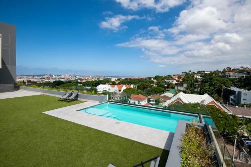 2six2 Florida Road Luxury Apartment