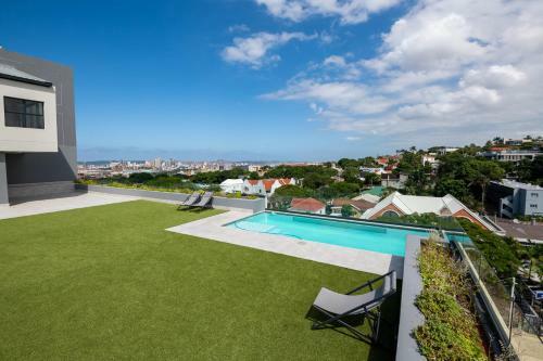 2six2 Florida Road Luxury Apartment