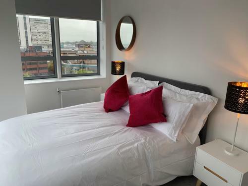 Bracknell Stunning 2 Bedroom And 2 Bathroom Apartment