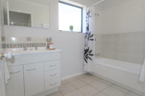 Aristaair- Central City Townhouse