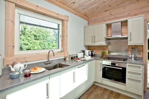 Cutterbrough, Great Field Lodges