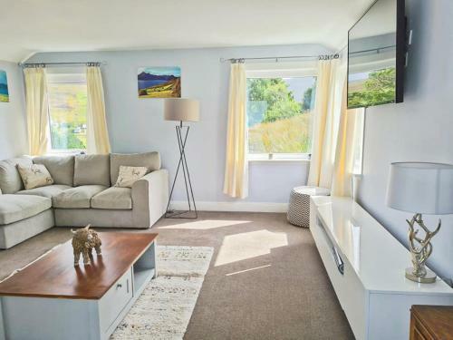 Luib House. Spacious Self-catering By The Sea.