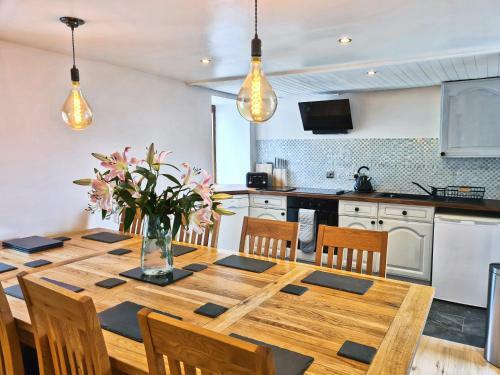 Luib House. Spacious Self-catering By The Sea.