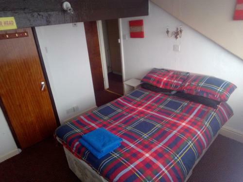 Myroomz Golden Strand Hotel