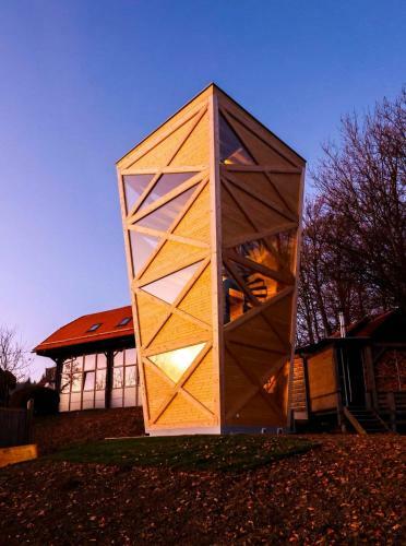 Hunting Tower Na ?kaluc