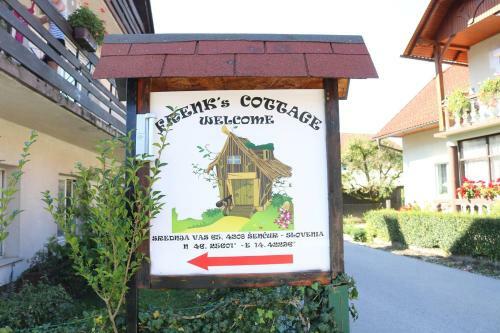 Frenk Cottage 5 Km From The Airport