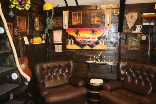 Frenk Cottage 5 Km From The Airport