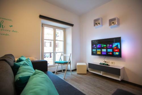 Azzurro Apartment