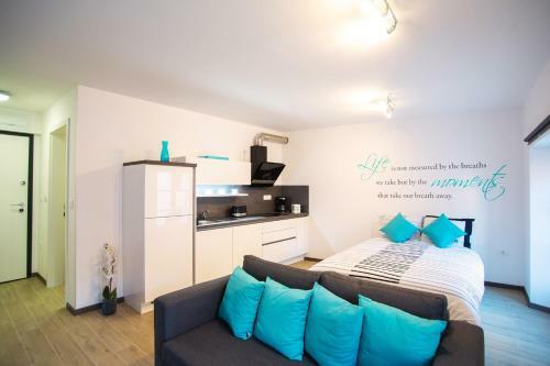 Azzurro Apartment