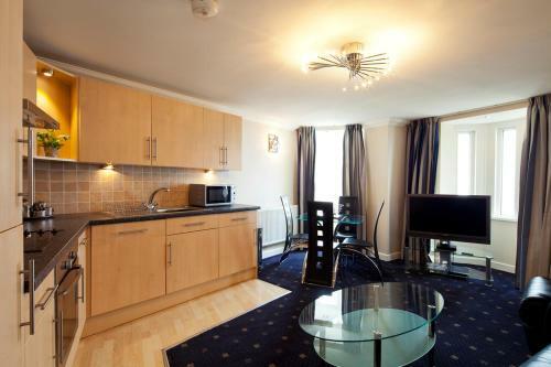 Queens Mansions: Sunset Apartment