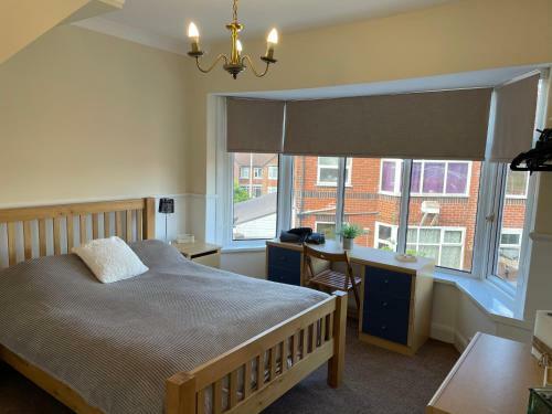 Spacious And Stunning 4 Bed House In Blackpool