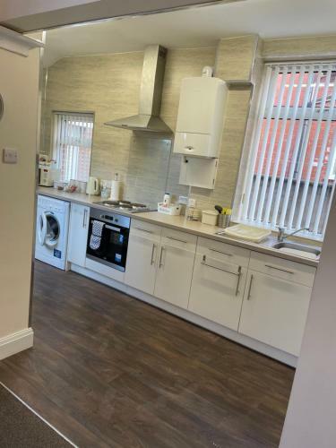 Spacious And Stunning 4 Bed House In Blackpool