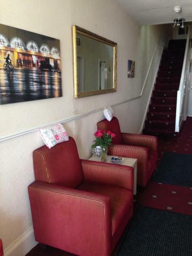 Oakwell Hotel