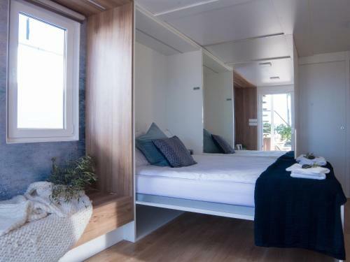 Floating House Memory
