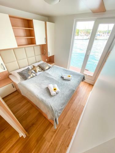 Star 3 Floating House, Marina Portoro?