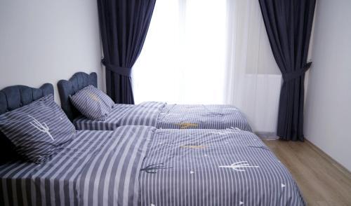 Entire Apartment. Just 2 Minutes From The Metro.