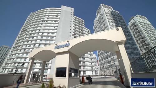 Entire Apartment. Just 2 Minutes From The Metro.