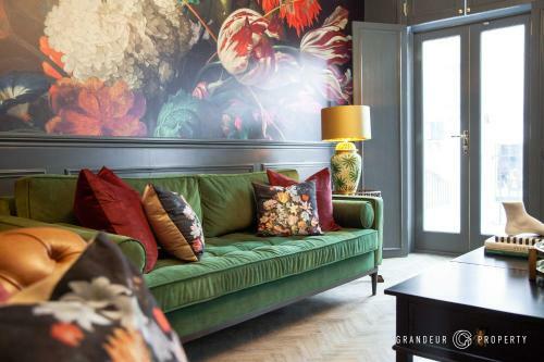 Opulent 2bedroom Apartment, Bournemouth, Parking