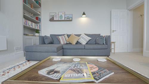 Burlington Mansions - Stunning Coastal Apartment