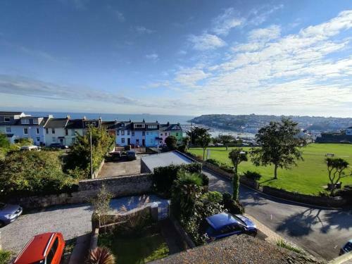 Brixham Home With Sea Views And Open Plan Living