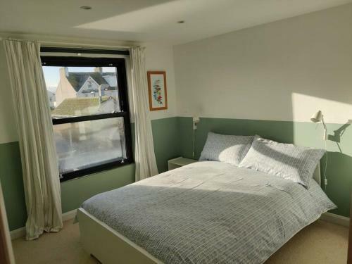 Brixham Home With Sea Views And Open Plan Living