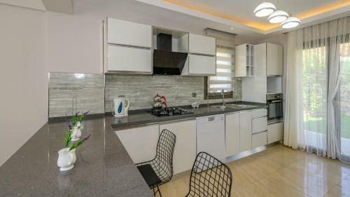 Amore 2 - 4 Bedroom Villa In Hisaronu