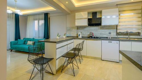 Amore 2 - 4 Bedroom Villa In Hisaronu