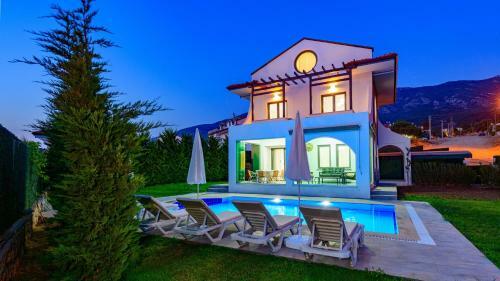 Amore 2 - 4 Bedroom Villa In Hisaronu