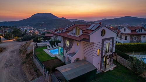 Amore 2 - 4 Bedroom Villa In Hisaronu
