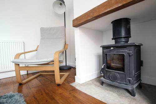 Contemporary Home In Friendly Easton, Free Parking