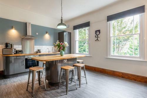 Hostal 144 Lower Cheltenham Place