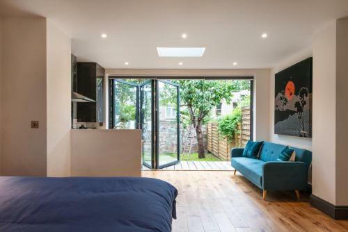 Hostal 144 Lower Cheltenham Place