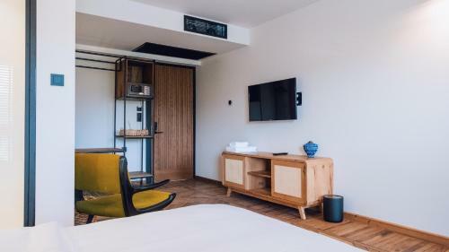 Hotel To Be Social House