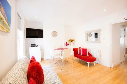 Funky Central Brighton Apartment