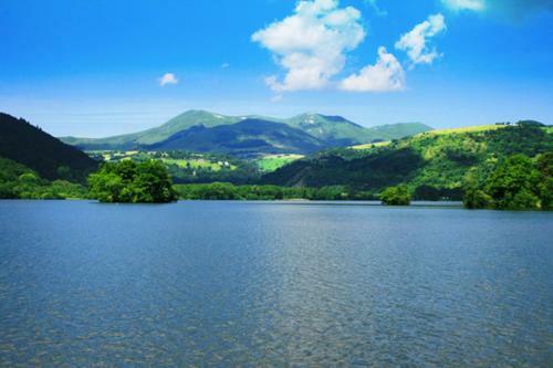 Hotel H�tel Domaine Du Lac Chambon
