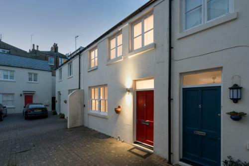 Sillwood Mews - With Free Parking