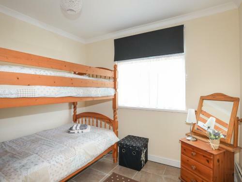 245 Glan Gwna