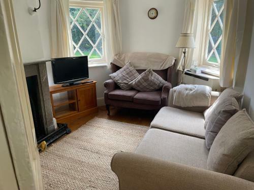 Cosy Detached Toll Cottage With Spacious Garden