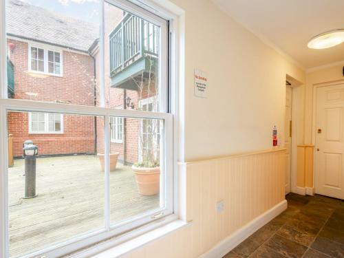 Pass The Keys A Luxurious Apartment With Secure Gated Parking