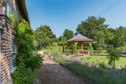 Pond Cottage
