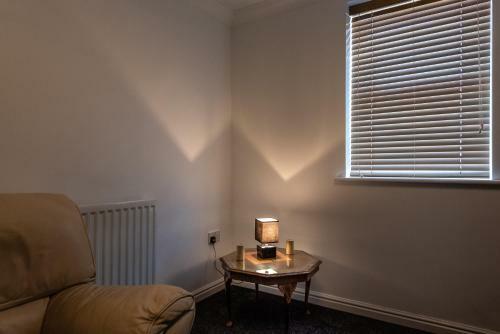 The Sky View-elegant Two Bedroom Family Apartment