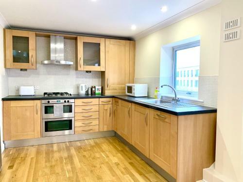 Stylish And Convenient Cambridge City Apartment