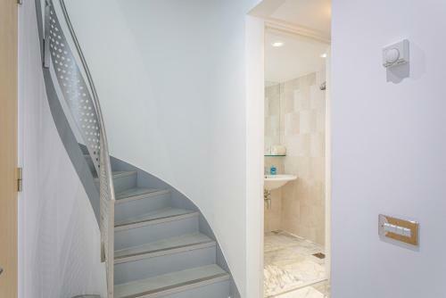 Exclusive City Centre Townhouse With Parking