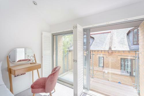Exclusive City Centre Townhouse With Parking