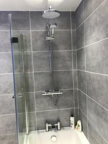 Apartamento New Central Super Clean Cardiff House