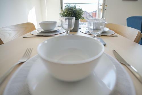 Rowsby Court - Stylish Apartment With Private Parking